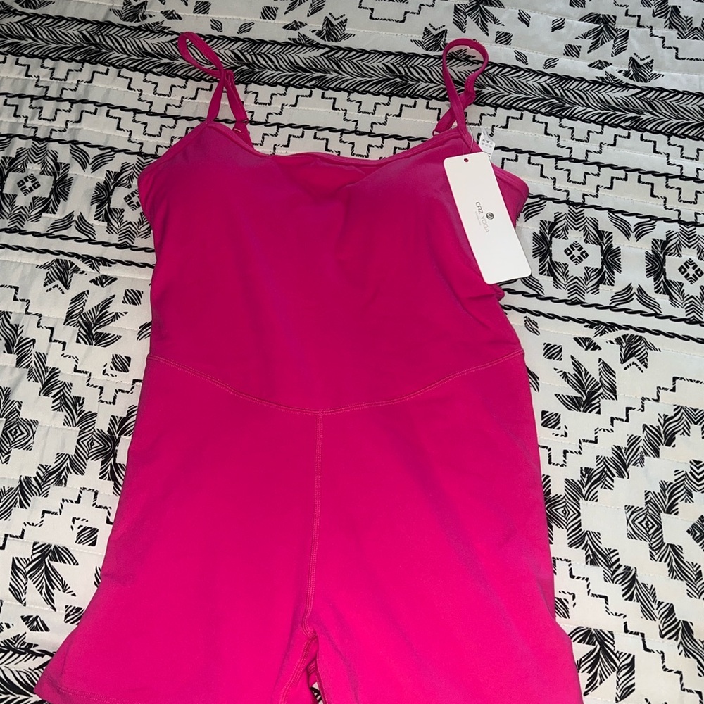 CRZ YOGA Pink One Piece Swimsuit with V-Neck and High-Cut Legs